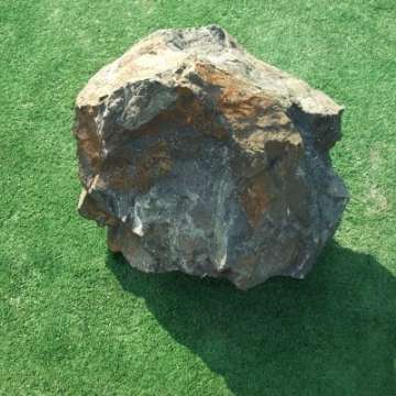 Amfibolit zelený 30-50 cm
